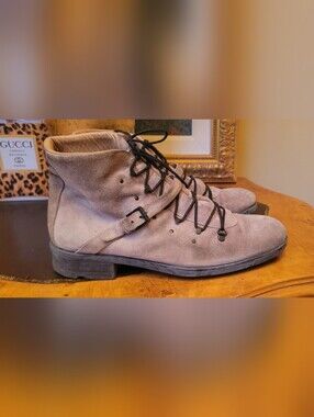 GUCCI Men's Beige Suede Lace Up Boots Size 10 D